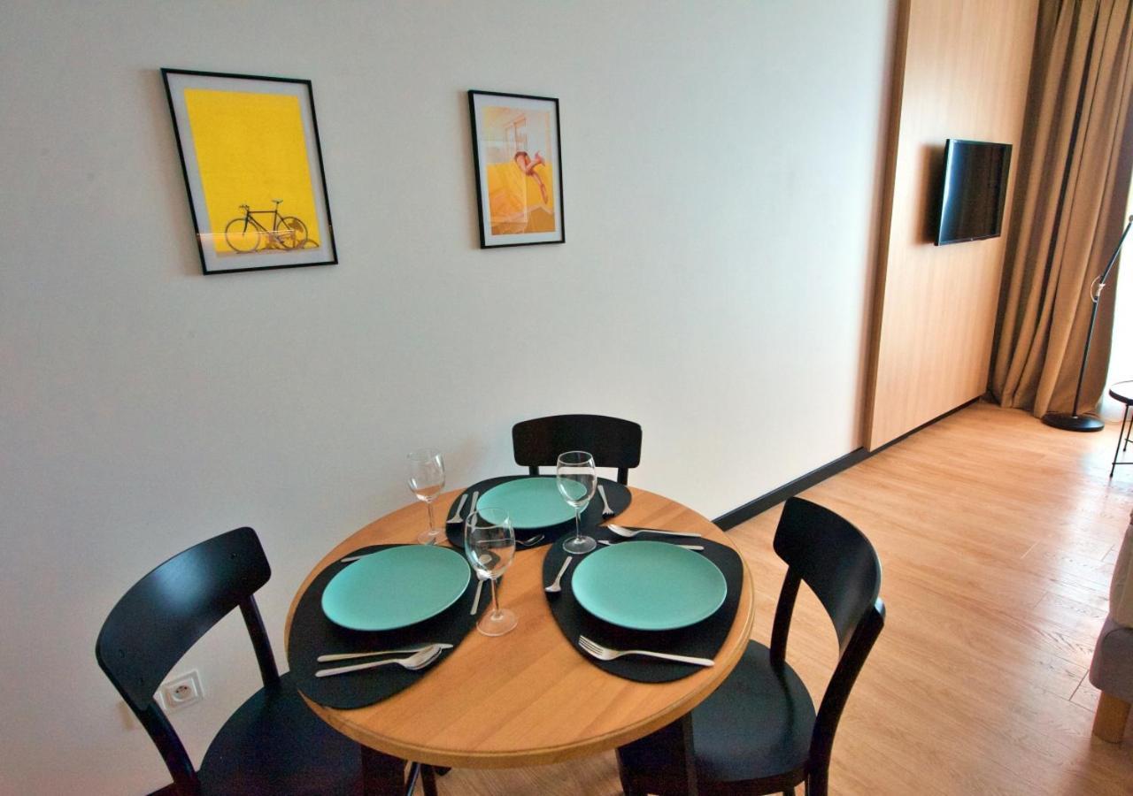Bk Aparthotel Praga - National Stadium - Comfortable Apartment For 4 People 华沙 外观 照片