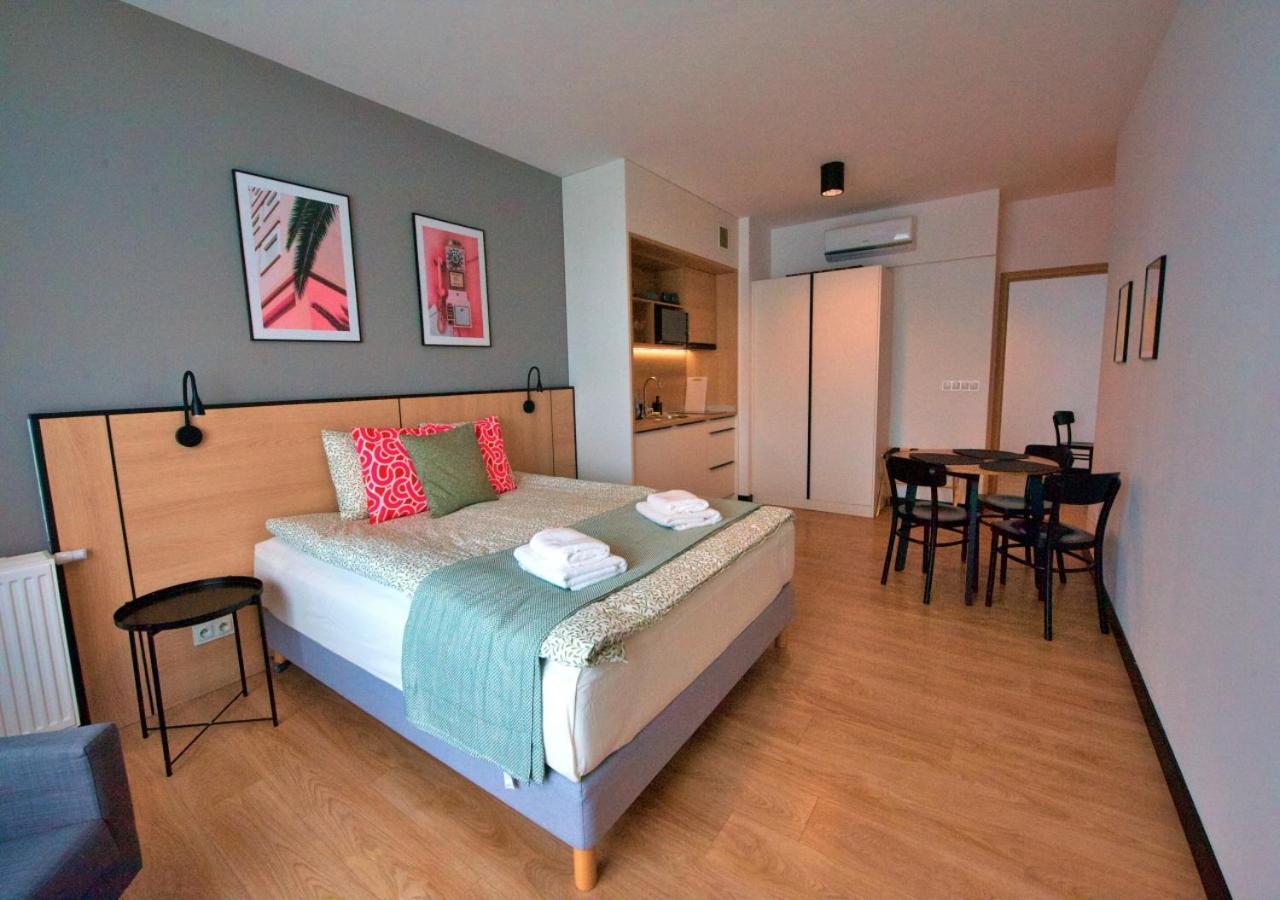 Bk Aparthotel Praga - National Stadium - Comfortable Apartment For 4 People 华沙 外观 照片