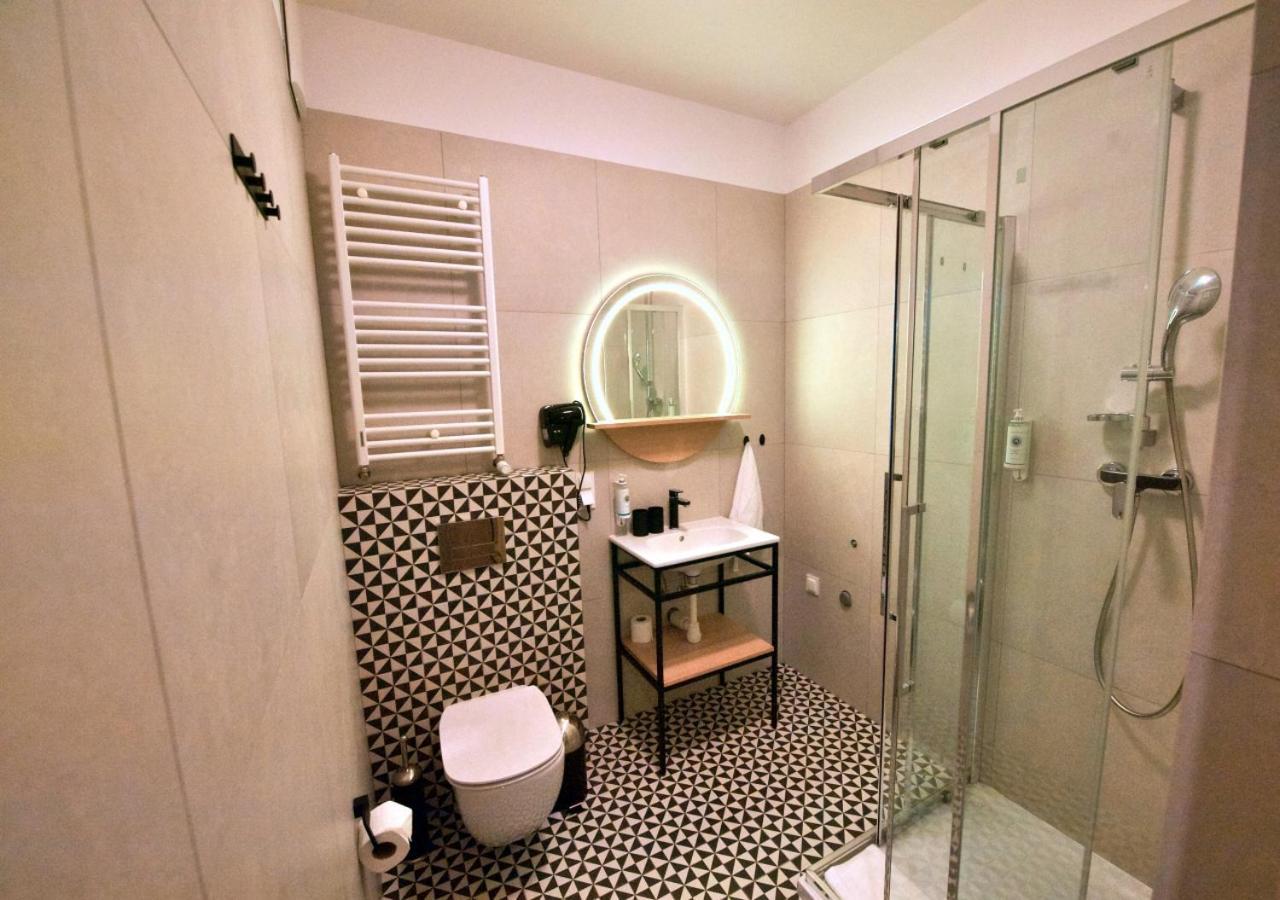 Bk Aparthotel Praga - National Stadium - Comfortable Apartment For 4 People 华沙 外观 照片