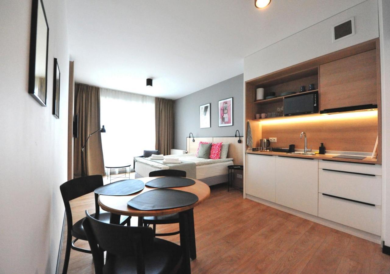 Bk Aparthotel Praga - National Stadium - Comfortable Apartment For 4 People 华沙 外观 照片