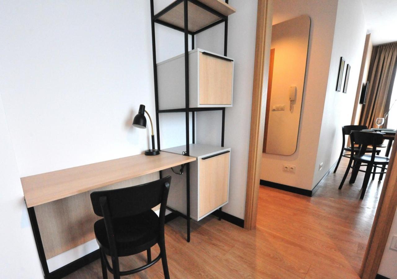 Bk Aparthotel Praga - National Stadium - Comfortable Apartment For 4 People 华沙 外观 照片