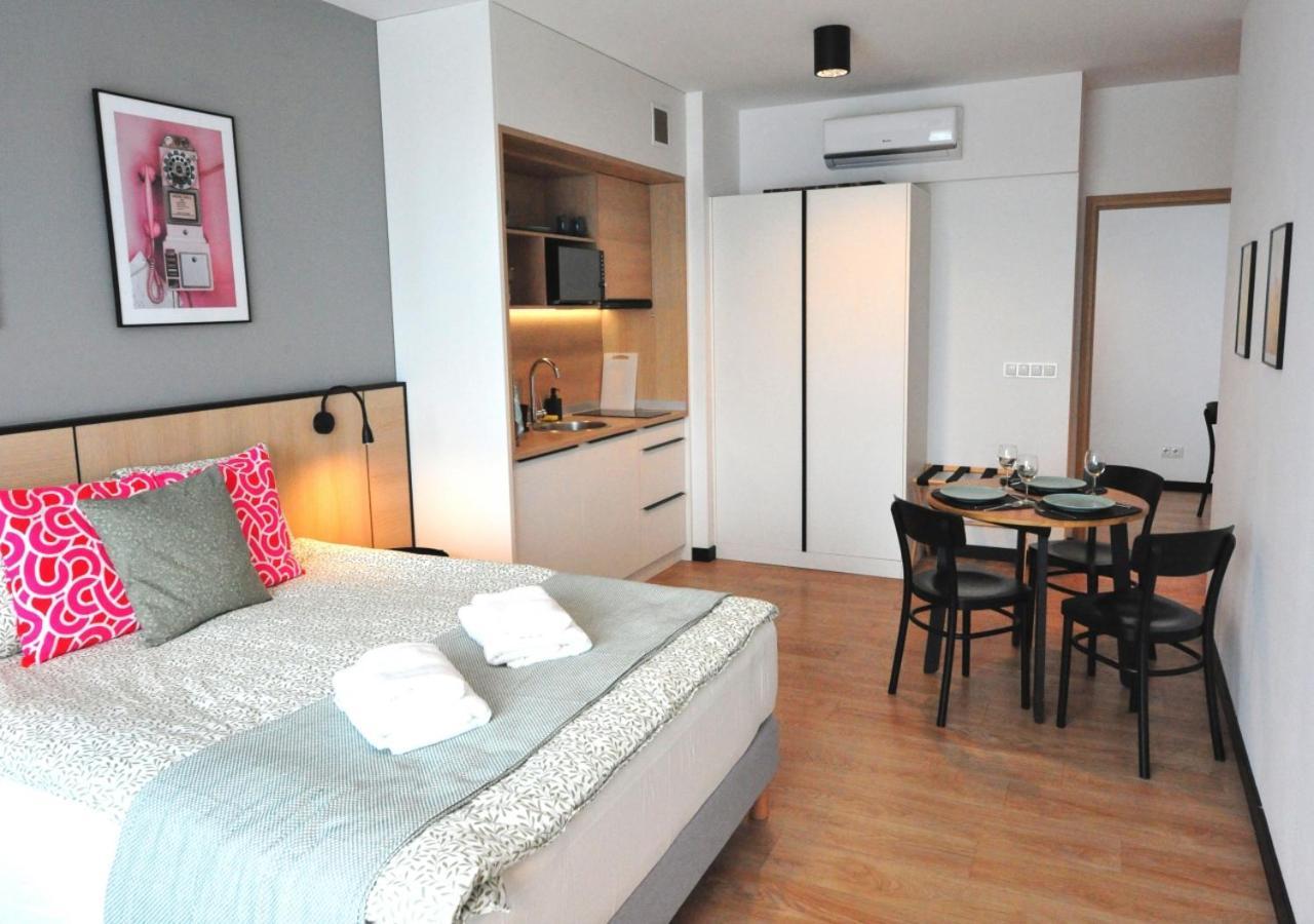 Bk Aparthotel Praga - National Stadium - Comfortable Apartment For 4 People 华沙 外观 照片